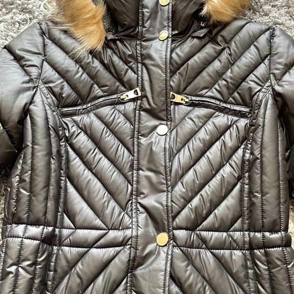 NWT - Guess puffer coat - Picture 5 of 15